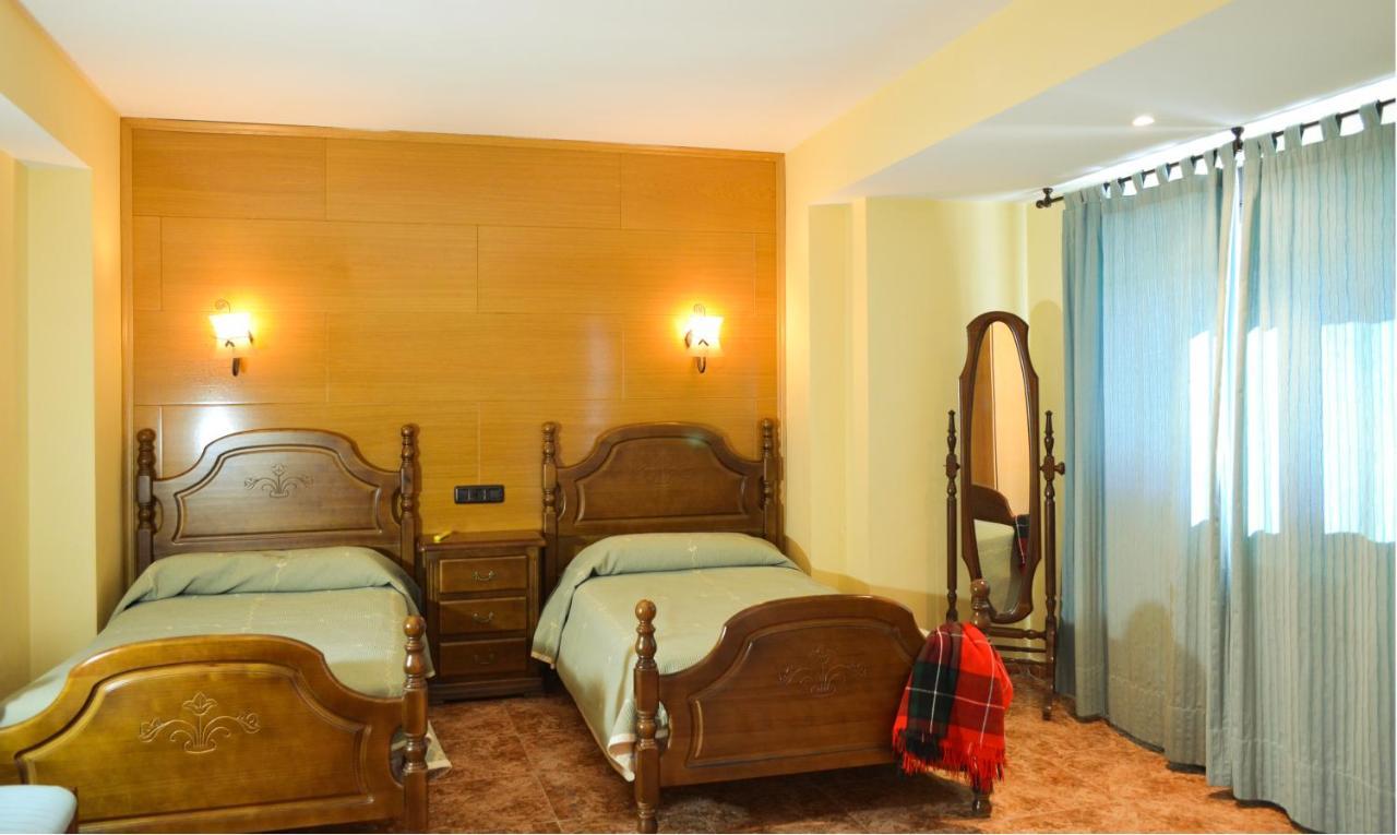 Hotel Suiza Bronchales Exterior foto