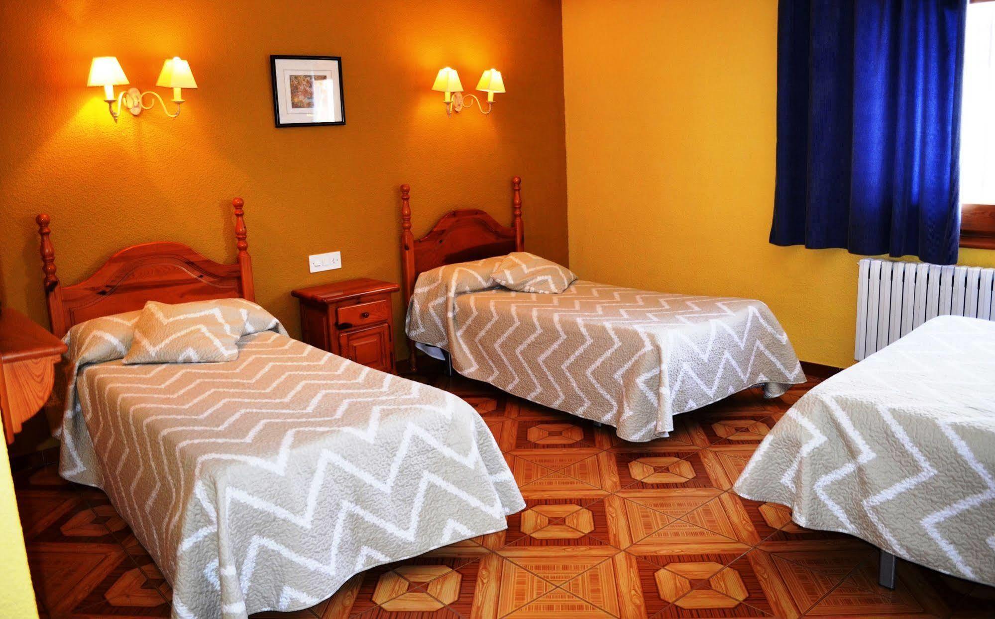 Hotel Suiza Bronchales Exterior foto